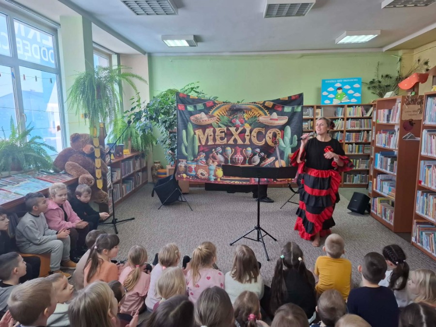 Zdjęcie do Muzyczne spotkanie z "Lawendowym Studio" - 5-6 latki, 6-latki "A" oraz 6-latki "B" z ul. Miłej